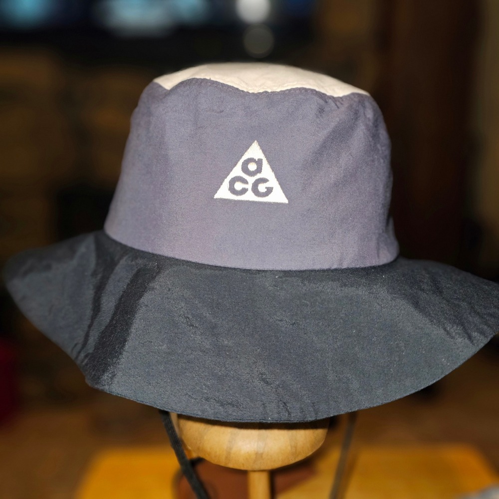 Nike ACG Bucket Hat Mens M/L Grey Black Cream Excellent